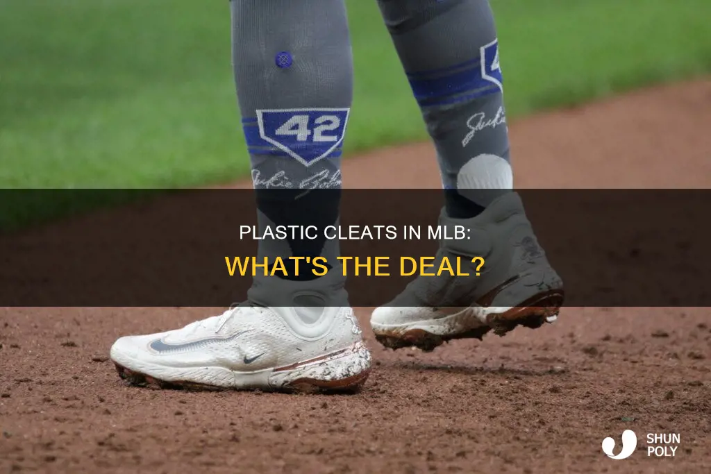 do mlb players wear plastic cleats