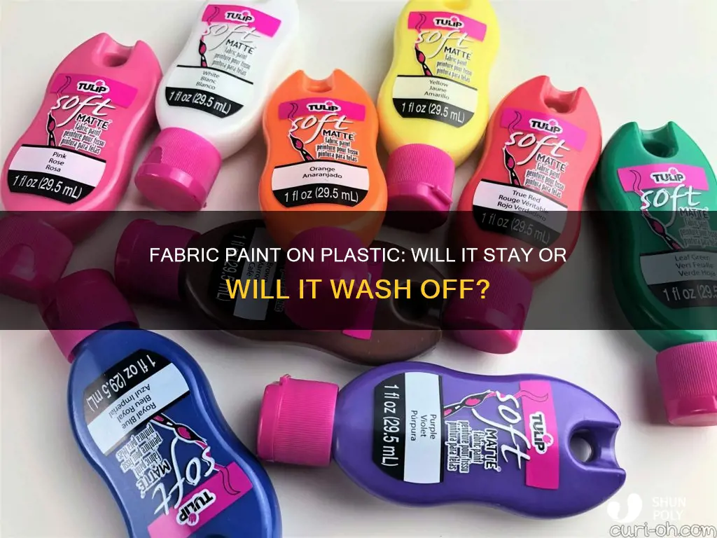 does fabric paint stay on plastic