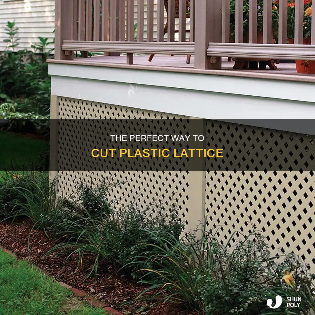 how do you cit plastic lattice