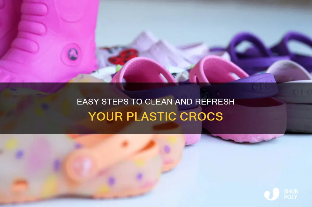 how do you clean plastic crocs