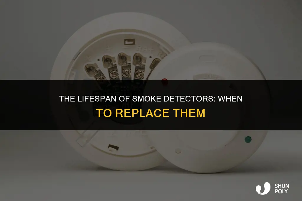 how long does a smoke detector last plastic change color