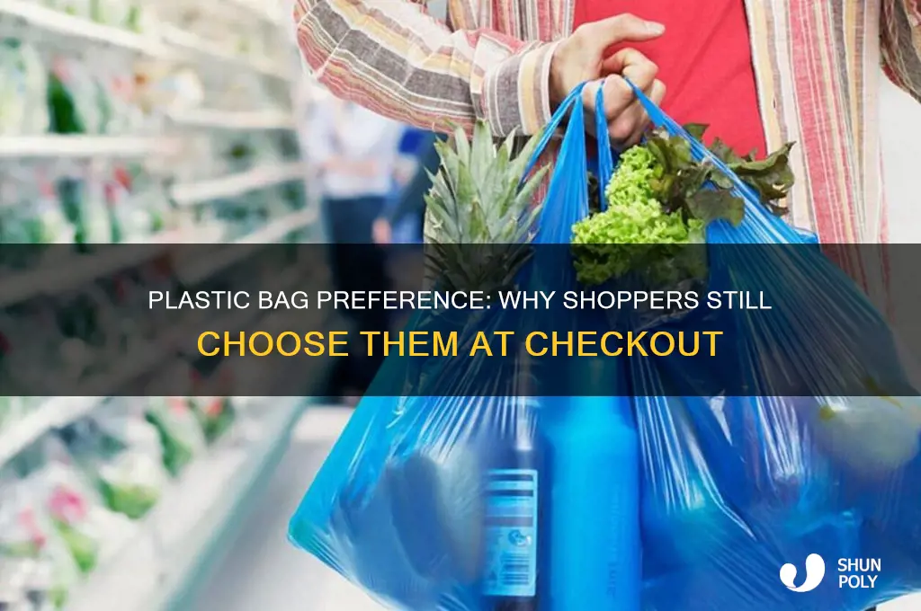 how many people choose plastic bags in the grocery store