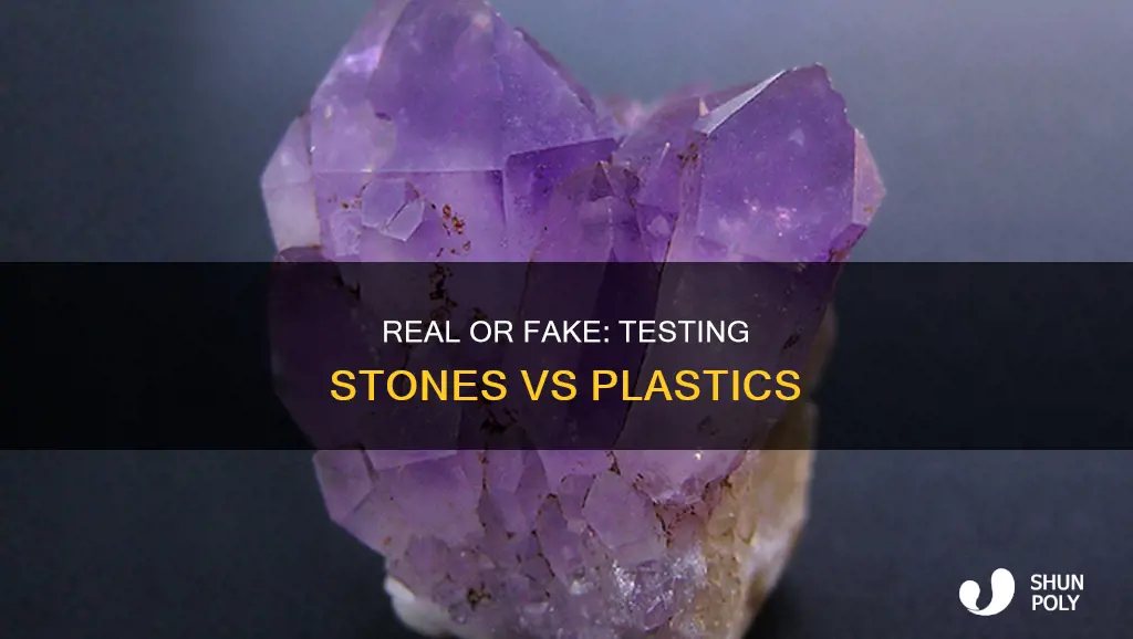 how recognize a stone from a plastic