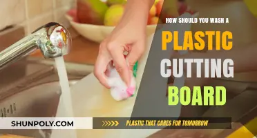 Properly Cleaning Your Plastic Cutting Board: Tips for Hygiene and Longevity