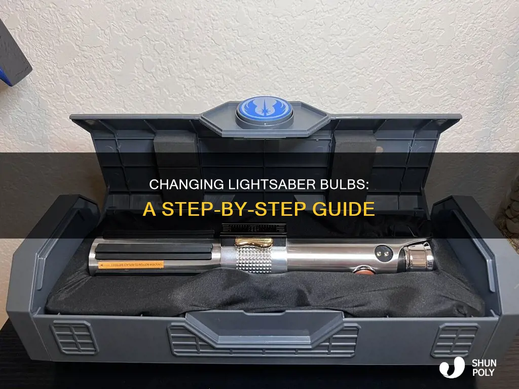 how to cahnge bilb in plastic lightsaber