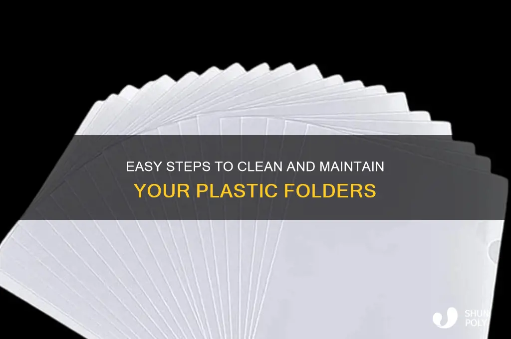how to clean a plastic folder