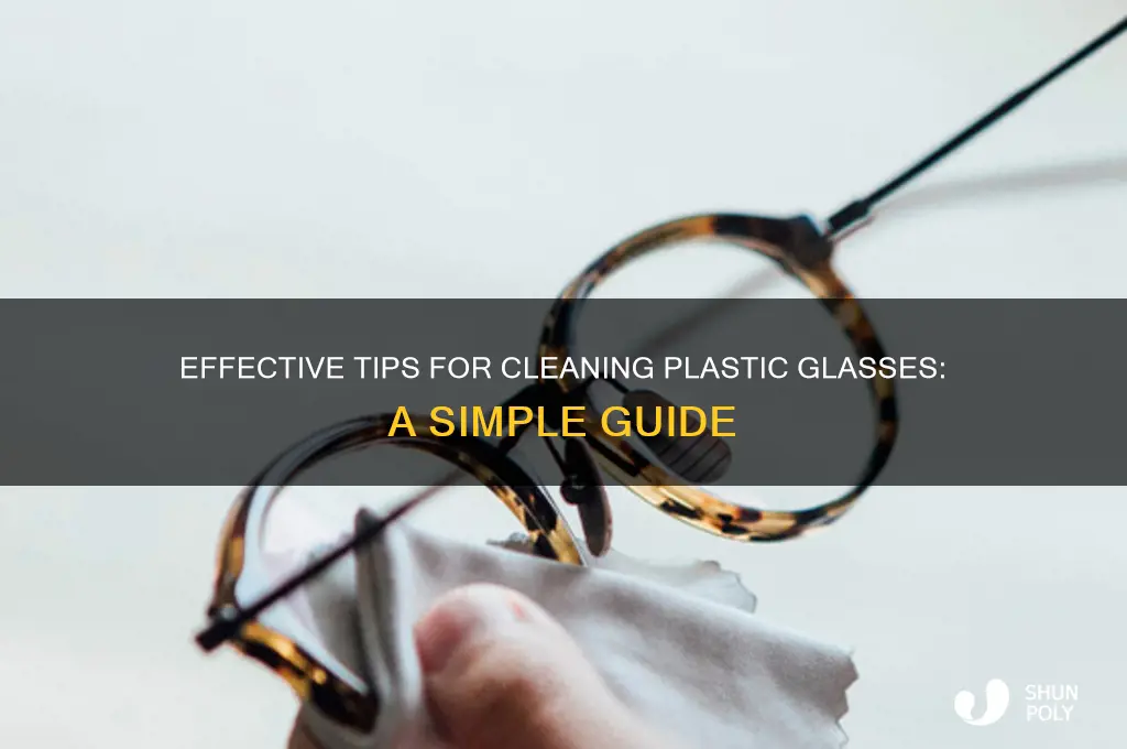 how to clean plastic glass