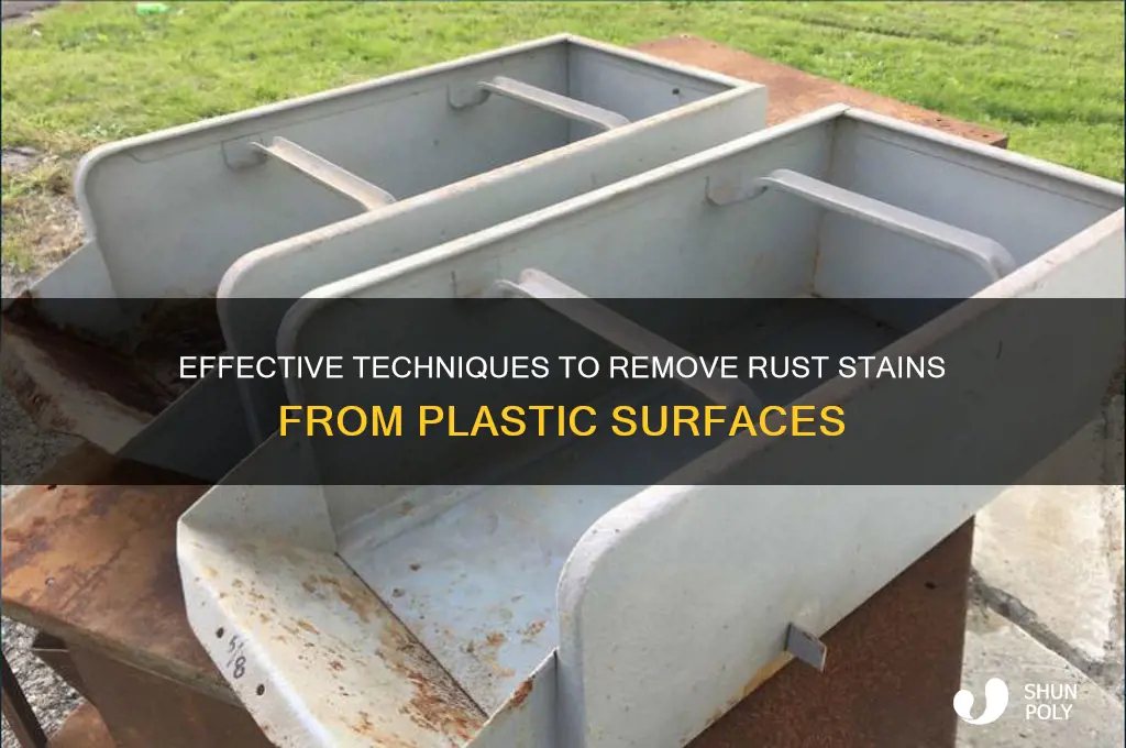 how to clean rusty plastic