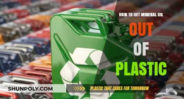 Effective Methods to Remove Mineral Oil Stains from Plastic Surfaces