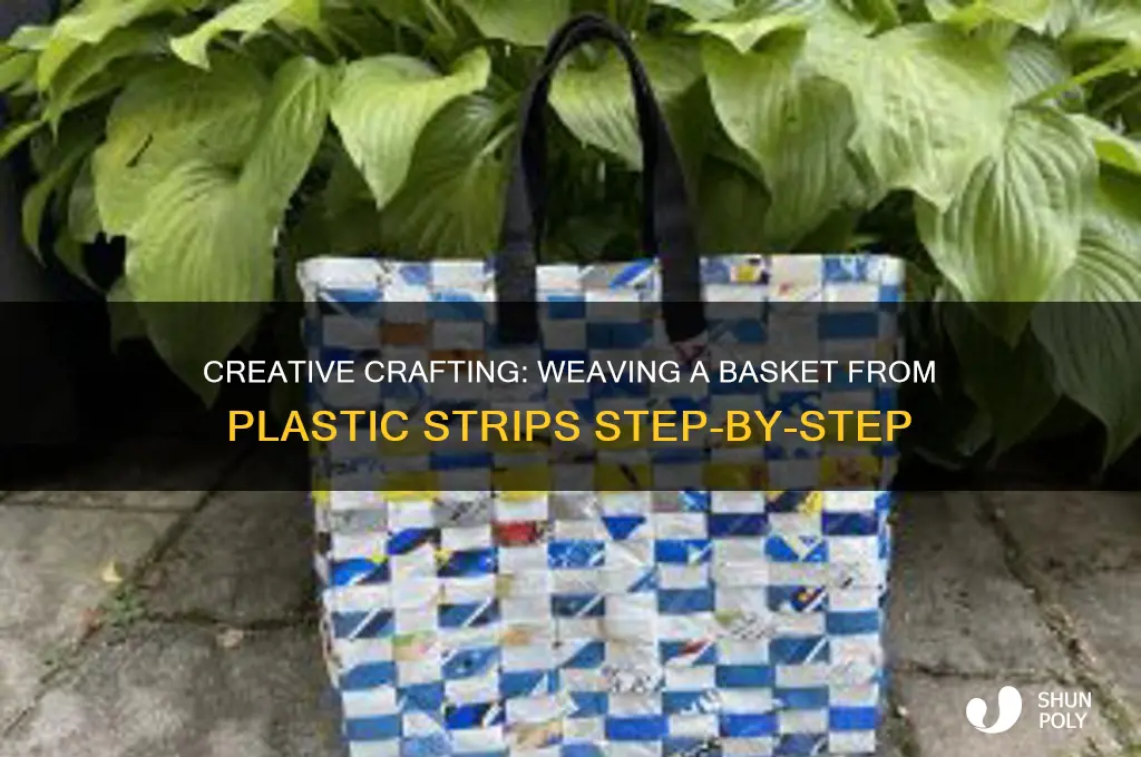 how to make a basket out of plastic strips