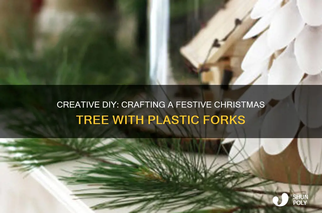 how to make a christmas tree with plastic forks