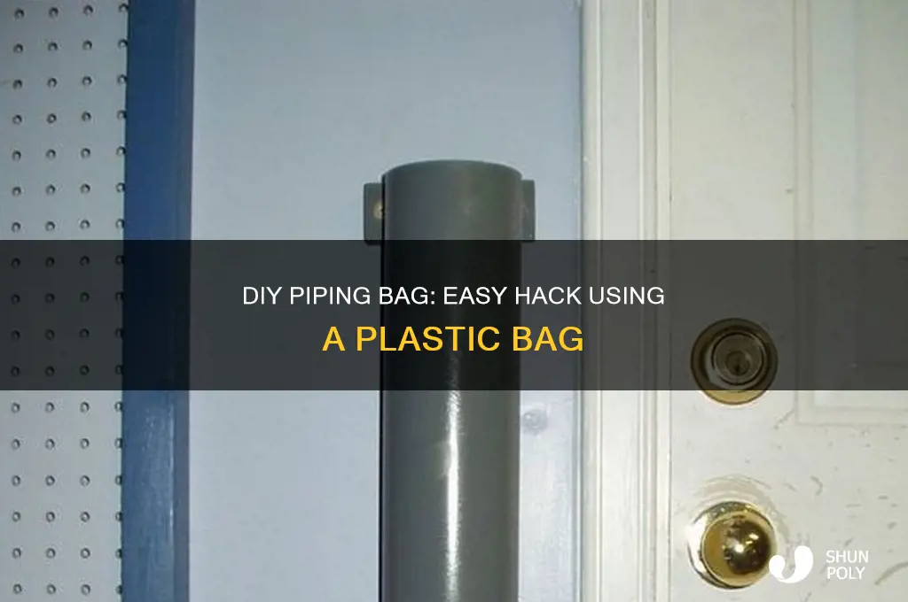 how to make a piping bag from a plastic bag