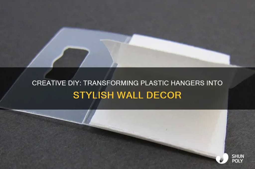 how to make plastic hanger wall hang