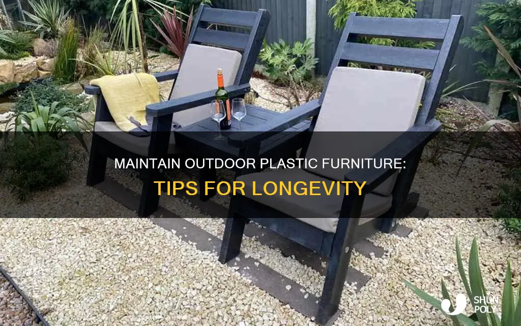 how to mantain outdoor plastic furniture