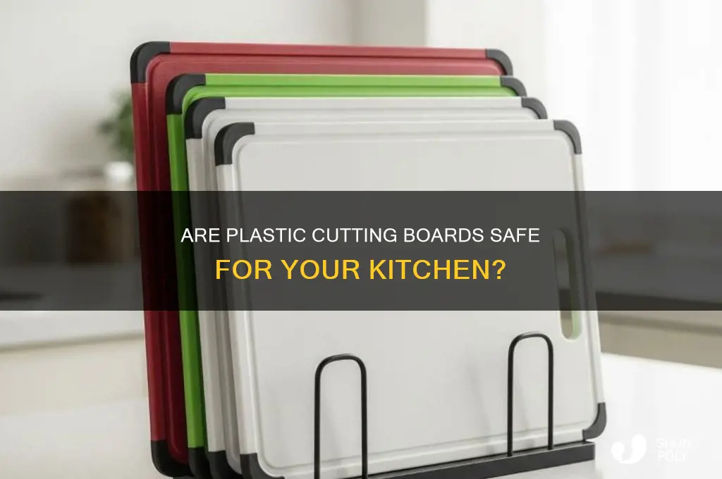 is plastic cutting boards safe