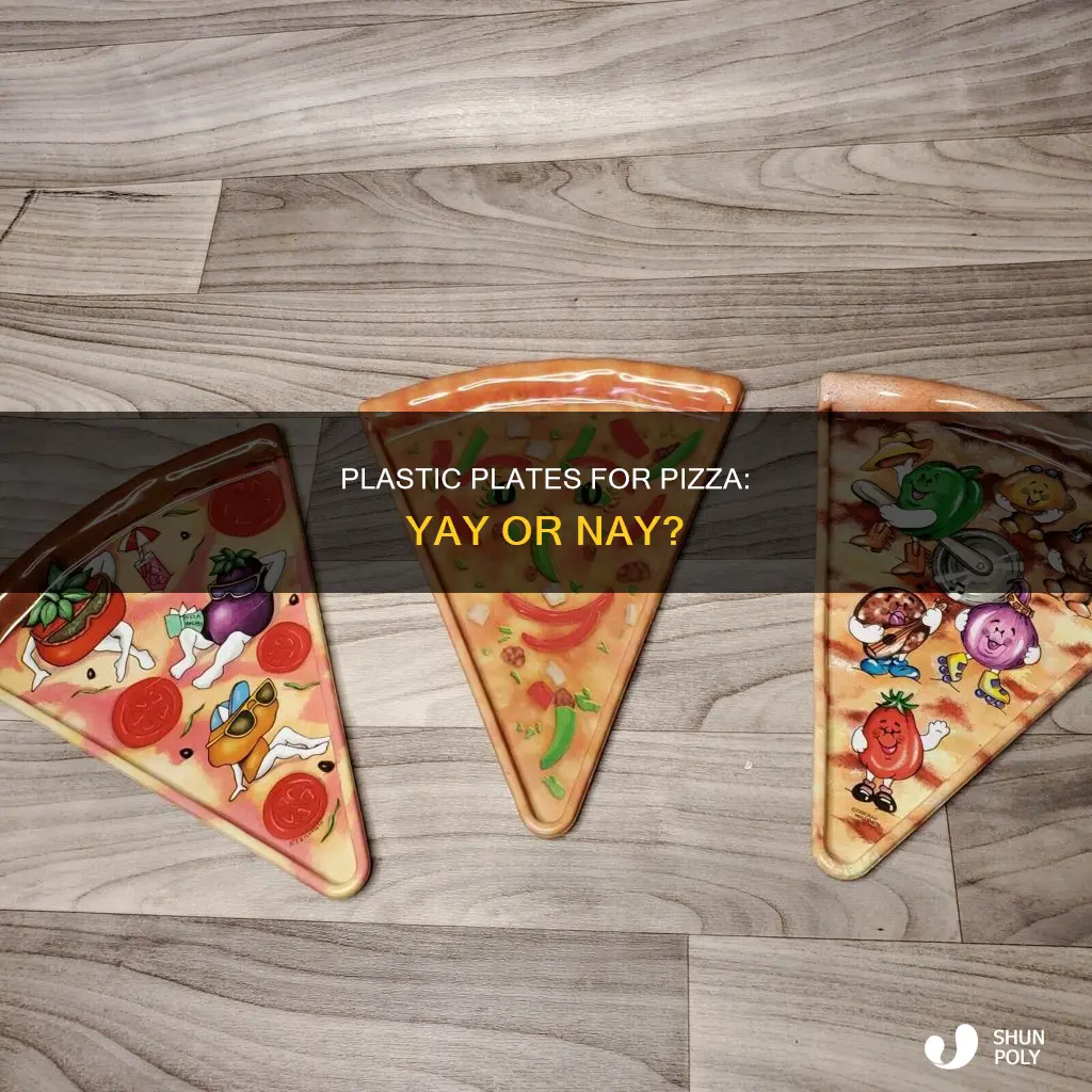 should i serve pizza on plastic plates