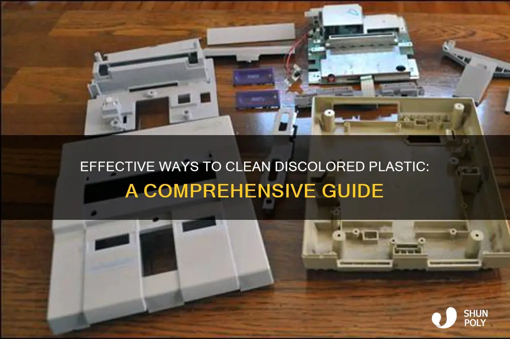 what is the best thing to clean disclou plastic