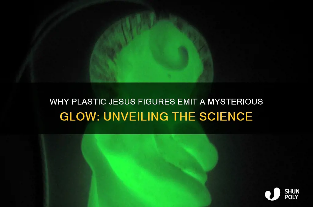 what makes plastic jesus glow