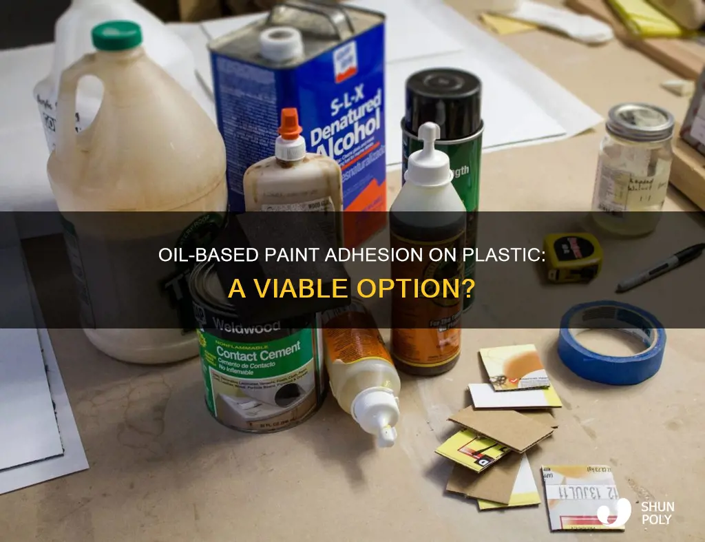 will oil paint sty on plastic